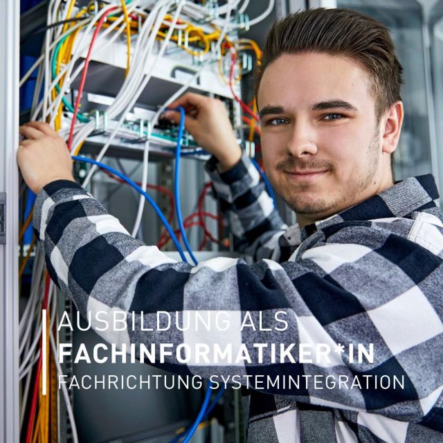 Technik begeistert dich, Bildschirme mit Codes sin ...